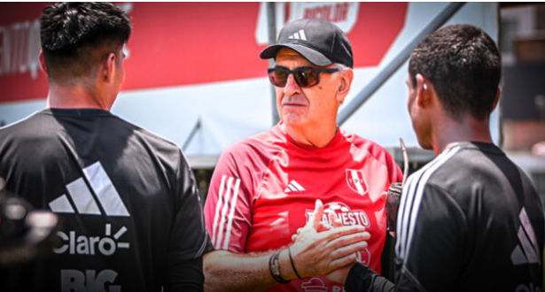 Jorge Fossati Estrecha Vínculos con Universitario