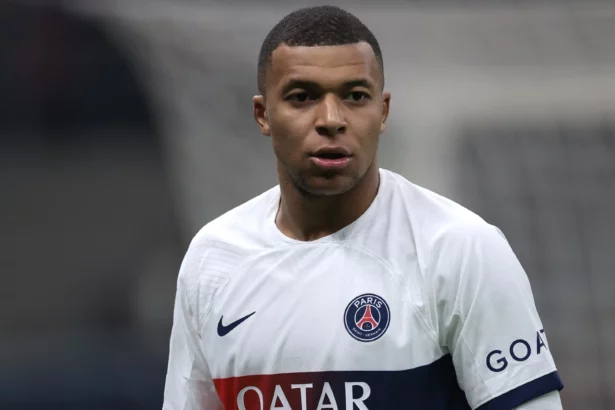 Kylian Mbappé Enfrenta una Encrucijada: ¿PSG o Real Madrid?