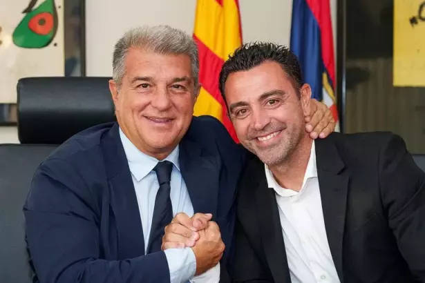 "Xavi Hernández y su decisión: Más que un entrenador, una leyenda"