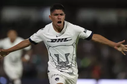 “Pumas UNAM triunfa: gol de Quispe asegura victoria vital sobre León”
