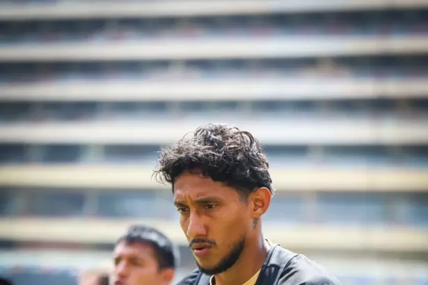 "Universitario vs. LDU Quito: ¡La batalla épica que definirá el destino en la Copa Libertadores!