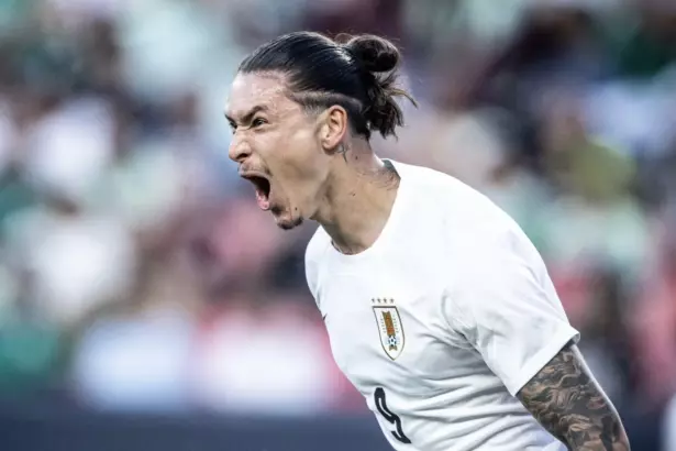 Hat-trick de Núñez ante México