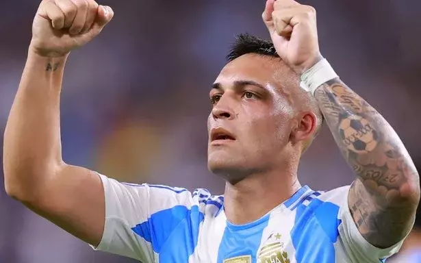"Argentina vs Ecuador: Duelo Intenso"