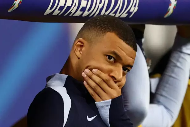 PSG podría perder licencia UEFA.