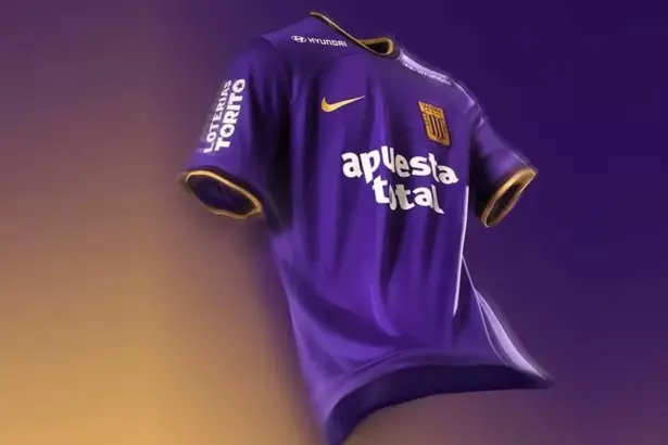 Alianza Lima viste "La Morada" con orgullo.