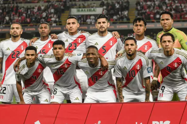 "Perú se prepara para enfrentar a Uruguay"
