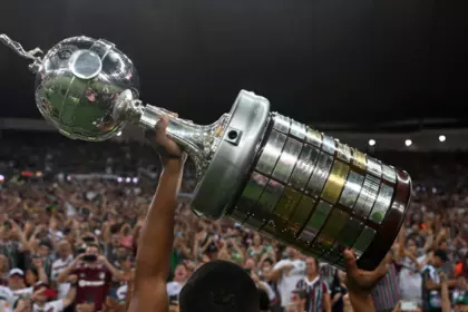 Atlético Mineiro y Botafogo representan a Brasil