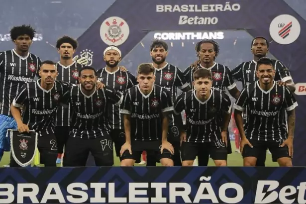 André Carrillo deslumbra en victoria del Corinthians