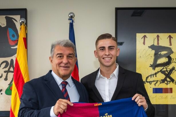 Fermín López renueva hasta 2029 con Barça