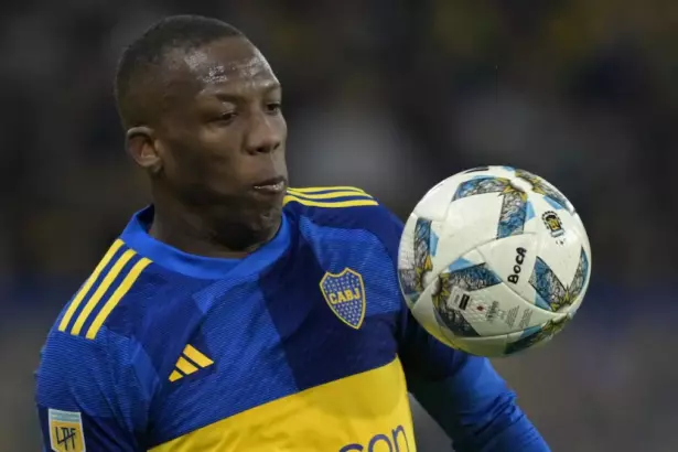 Luis Advíncula: Compromiso renovado con Boca Juniors