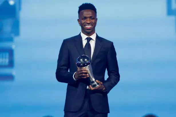 "Vinícius Jr., rey del fútbol mundial 2024."
