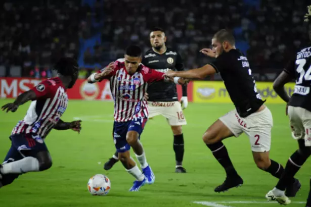 "Duelo clave en la pretemporada crema 2025." / EFE