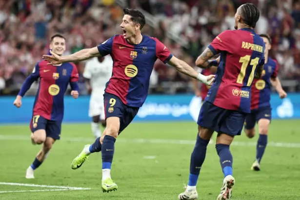 "Lewandowski marca y lidera la remontada culé en Yeda"