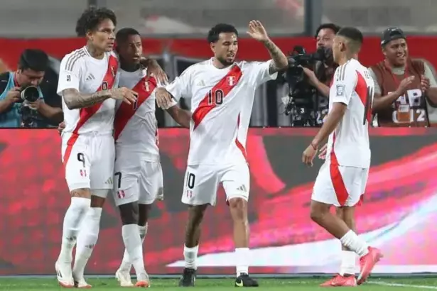 La Blanquirroja festeja un triunfo crucial