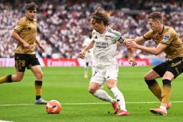 “Épica Despedida Madrid Aplasta a la Real y Corona la Era Ancelotti con Doblete de Mbappé”