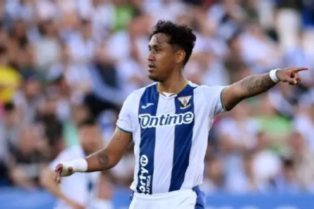“Renato Tapia Desata Pasión en Butarque Doblete Épico que Pudo Salvar al Leganés”