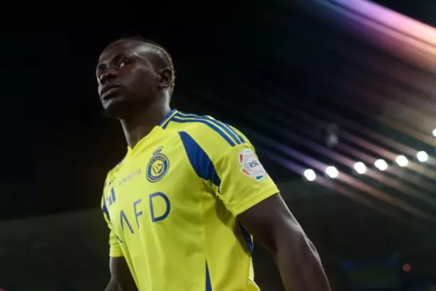 Mané brilla con póker histórico