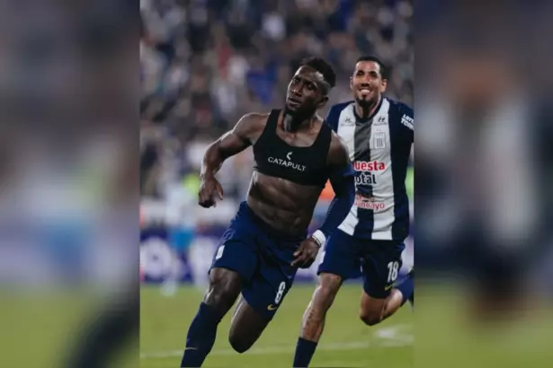 Castillo celebra el 2-0 con pasión